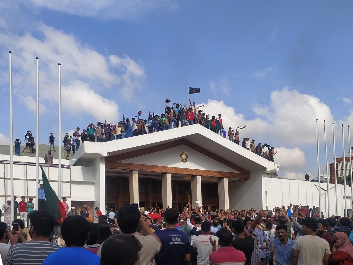 ৫ আগস্ট ‘জুলাই গণঅভ্যুত্থান দিবস’, সাধারণ ছুটি ঘোষণা